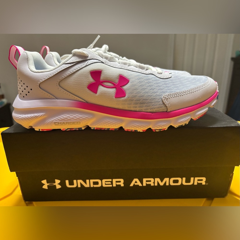 Under Armour UA W Charged Assert 9 shoes